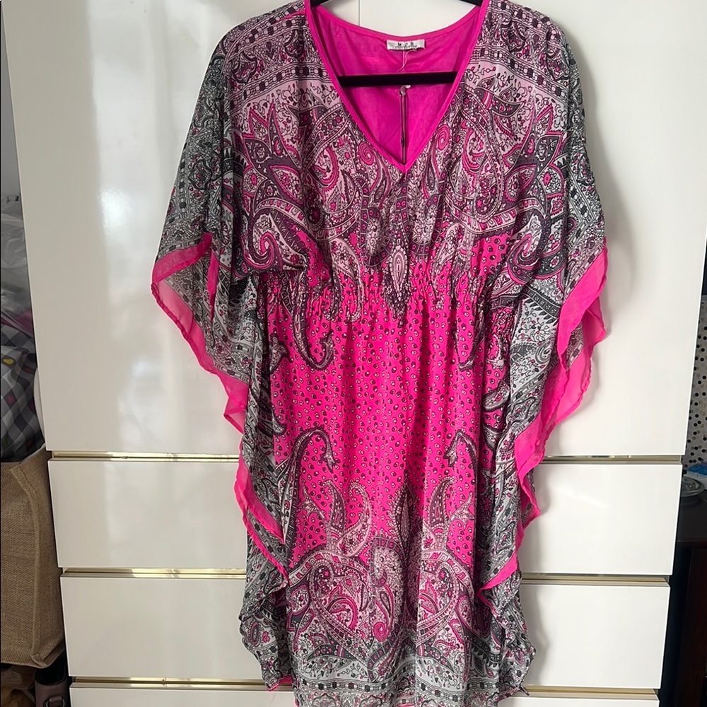 NWT MPH Pink and Black Paisley Caftan